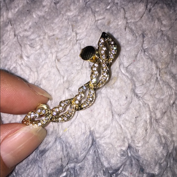 Side earring - Picture 3 of 5